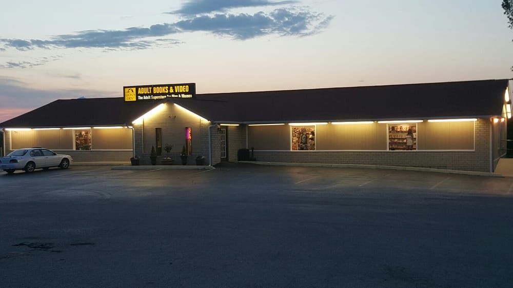 LION’S DEN Updated October 2024 12 Photos 25965 Hwy 17