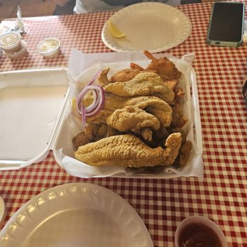 Bubba's Catfish-2-Go - Catfish, jumbo shrimp, fried crawfish, hushpuppies and coleslaw - American Near Me - Hot Springs, Arkansas
