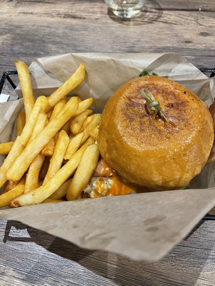 Social spots from C3ntral Tavern