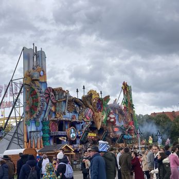 Oktoberfest - Fun Fair Near Me - Munich, BY Oktoberfest - Fun Fair Near Me - Munich, BY