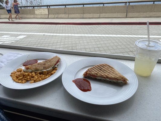 GOLDFISH POINT CAFE - 191 Photos & 277 Reviews - 1255 Coast Blvd, La