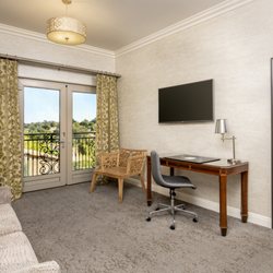 Allegretto Vineyard Resort - ADA Queen Suite Living Room