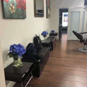 Urban iBrows - Waiting area - Waxing Near Me - Chicago, Illinois