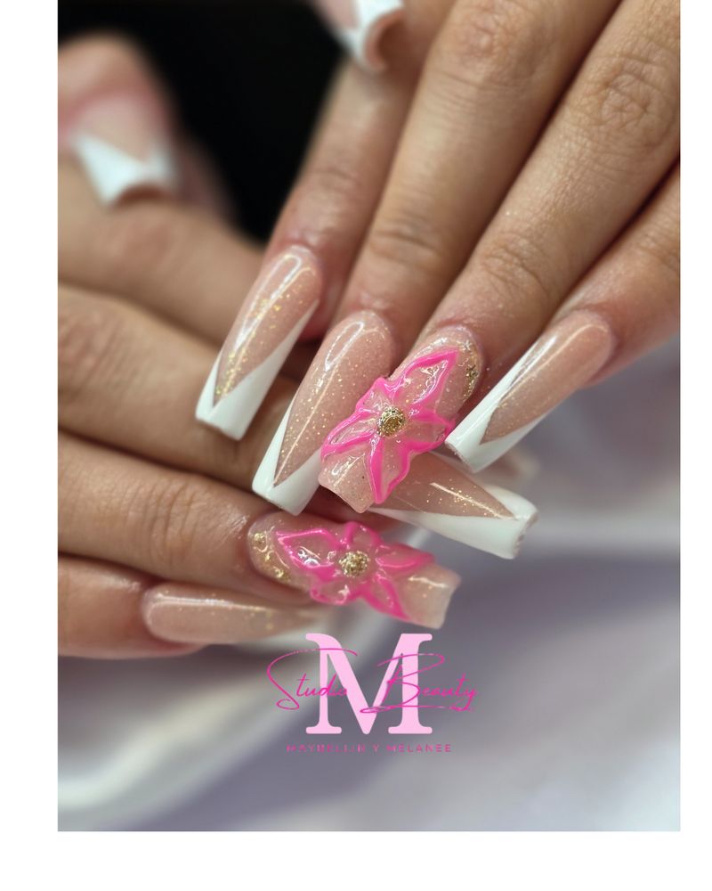 Studio Beauty M Logo