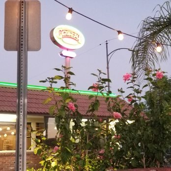 Coral Cafe - Classic signage of 1950's - American Near Me - Burbank, California Coral Cafe - Classic signage of 1950's - American Near Me - Burbank, California