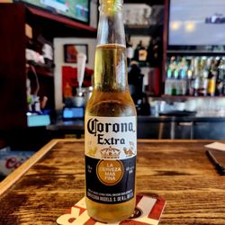 Big Mort's Little Pub - Cold beer