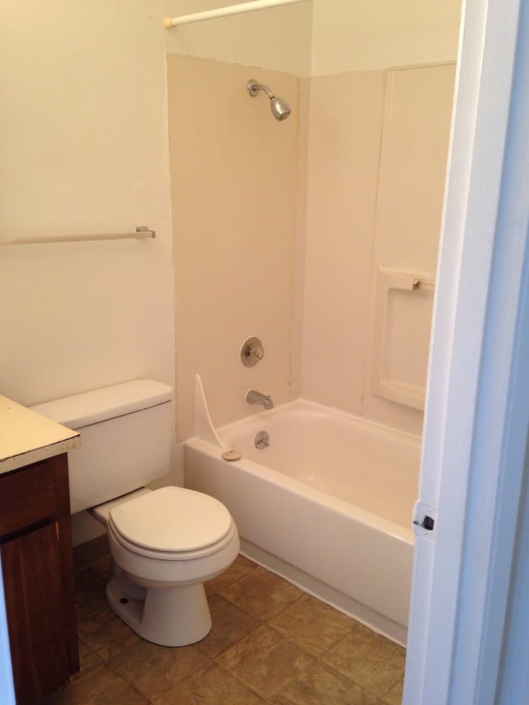 MITCHELL COURT APARTMENTS Updated October 2024 7237 SE Mitchell Ct