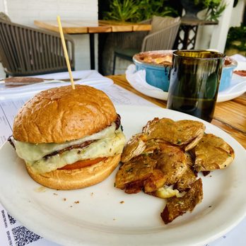 Sixty Vines - Cabernet burger & fingerling potatoes - Wine Bars Near Me - Houston, Texas Sixty Vines - Cabernet burger & fingerling potatoes - Wine Bars Near Me - Houston, Texas