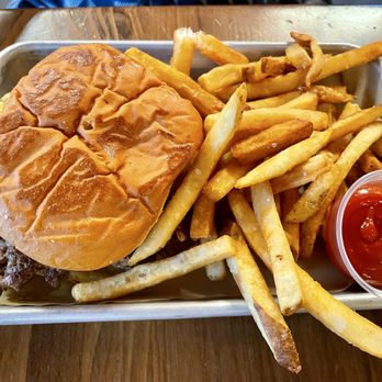 Southern Tail Brewing - Oklahoma Smash Burger - Cocktail Bars Near Me - Little Rock, Arkansas Southern Tail Brewing - Oklahoma Smash Burger - Cocktail Bars Near Me - Little Rock, Arkansas