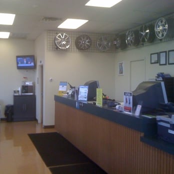 Jack Williams Tire & Auto Service Centers - Front desk & Waiting area - clean open - Tires Near Me - Bethlehem, Pennsylvania Jack Williams Tire & Auto Service Centers - Front desk & Waiting area - clean open - Tires Near Me - Bethlehem, Pennsylvania