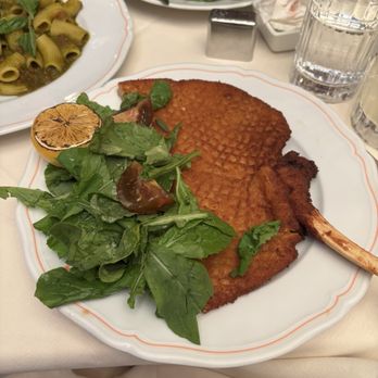 Sant Ambroeus Madison - Cutelèta alla Milanese - Italian Near Me - New York, New York Sant Ambroeus Madison - Cutelèta alla Milanese - Italian Near Me - New York, New York
