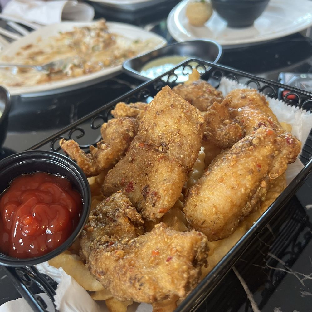 Karahi Wala - Fish Pakora With Fries - Pakistani Near Me - Colonia, New Jersey Karahi Wala - Fish Pakora With Fries - Pakistani Near Me - Colonia, New Jersey