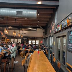 When Pigs Fly Pizzeria - Seating