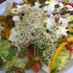 Cafe Bistro Maredo Krystyna Dutka - Sałatka z wołowiną