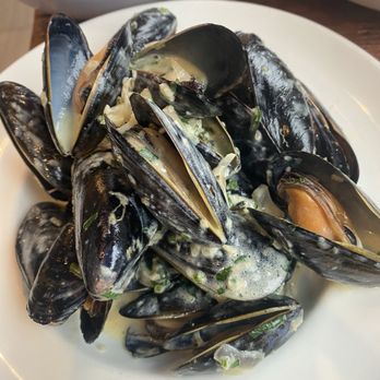 Le Petit Pêcheur - Mussels - Seafood Near Me - Astoria, New York
