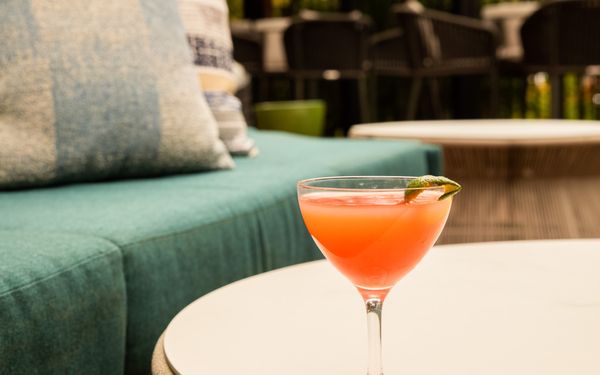 Central Bar + Kitchen by null