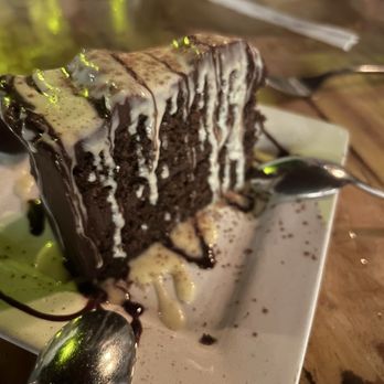 Island Lava Java - Decadent Chocolate Cake - American Near Me - Kailua Kona, Hawaii