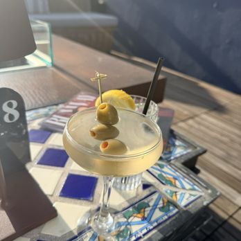 Lemon Grove - Kettle one martini - Cocktail Bars Near Me - Los Angeles, California