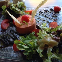 Hôtel du Levant - Tomato basil mousse with crisps.