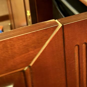 Hotel Grand Pacific - Cabinet falling apart. - Hotels Near Me - Victoria, British Columbia