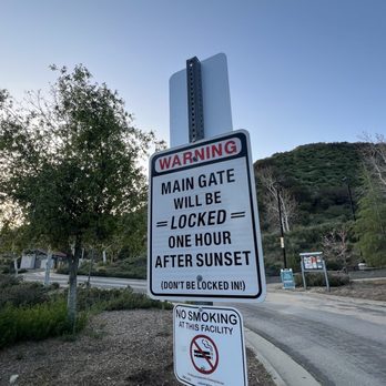 Deukmejian Wilderness Park - Main gate locks one hour after sunset - Hiking Near Me - Glendale, California Deukmejian Wilderness Park - Main gate locks one hour after sunset - Hiking Near Me - Glendale, California
