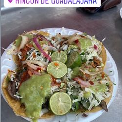Rincon de Guadalajara - Al pastor and carne asada tacos with all the good toppings