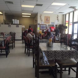 Grandma's Restaurant - Grandma's dining rm on a Monday afternoon