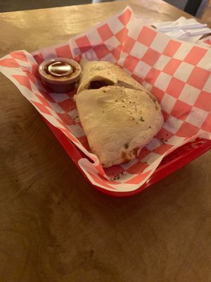 Eddies Calzones by null