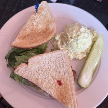 Busy Bee Cafe - BLT with potato salad - Diners Near Me - Ventura, California Busy Bee Cafe - BLT with potato salad - Diners Near Me - Ventura, California