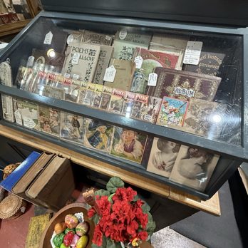 Ten Thousand Treasures - Antiques Near Me - Kirklin, Indiana Ten Thousand Treasures - Antiques Near Me - Kirklin, Indiana