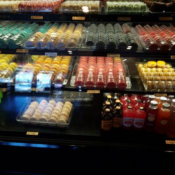 La Tour Cafe - Macaroons! - Cafes Near Me - Honolulu, Hawaii