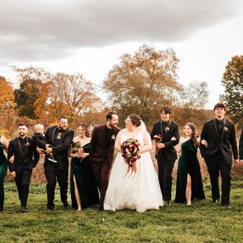 Ladybug Florist - Wedding Party Flowers - Florists Near Me - Oxford, Massachusetts Ladybug Florist - Wedding Party Flowers - Florists Near Me - Oxford, Massachusetts