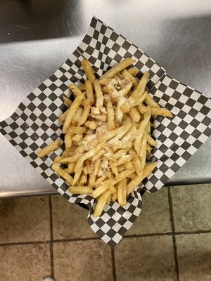 Lucky’s Bar & Grille by null