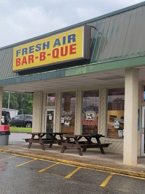 Fresh Air Bar-B-Que by null