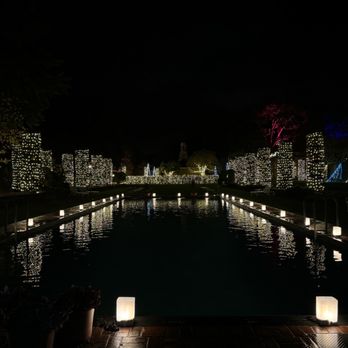 Filoli - holiday lights 2023 // ig: @munchwithmyan - Botanical Gardens Near Me - Woodside, California