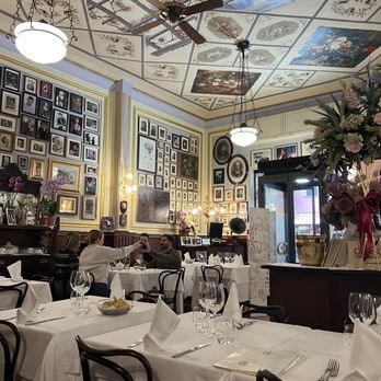 Ristorante Donatello - Interior - Italian Near Me - Bologna, BO Ristorante Donatello - Interior - Italian Near Me - Bologna, BO