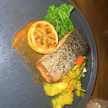 Common Restaurant  - Salmon - Cocktail Bars Near Me - Savannah, Georgia