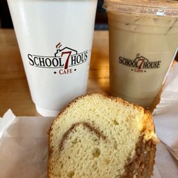 Mocha, Latte and coffee cake.