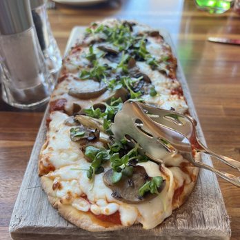MKT Restaurant and Bar - Mushroom flat bread - New American Near Me - San Francisco, California