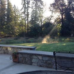 Cascade Mountain Lodge - Back patio horse pasture & pond overlook