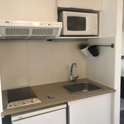 Residencia Campus del Mar - Kitchen in the room