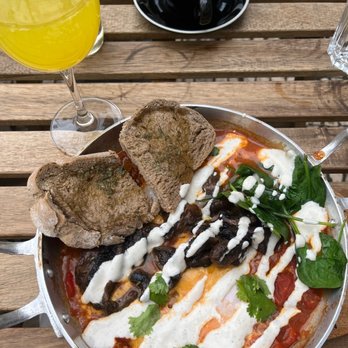 Zenith - Brunch & Cocktails - shakshuka and mimosa - Breakfast & Brunch Near Me - Porto, 13 Zenith - Brunch & Cocktails - shakshuka and mimosa - Breakfast & Brunch Near Me - Porto, 13