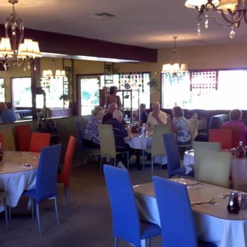 Cameo Cafe - view from the front door looking in. - Breakfast & Brunch Near Me - Vancouver, Washington