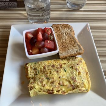 aMa Bistro - The water is served in cute handled mason jars - Breakfast & Brunch Near Me - Ann Arbor, Michigan