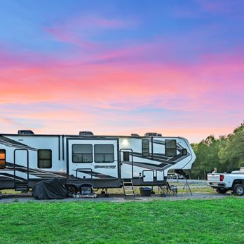 Knot Working Tiny Town - Our oversized pull through sites fit all size rigs. - Vacation Rentals Near Me - Guntersville, Alabama