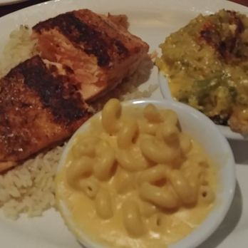 Cheddar's Scratch Kitchen - Blackened salmon, Mac n chez, broccoli casserole - American Near Me - Slidell, Louisiana