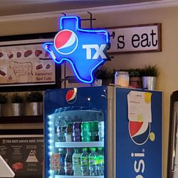 JLB Eatery Stella Link - Gee, everyone who lives in Texas, LOVES Texas.