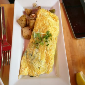 Agora DC - Spinach and feta omelette - Mediterranean Near Me - Washington, DC, District of Columbia