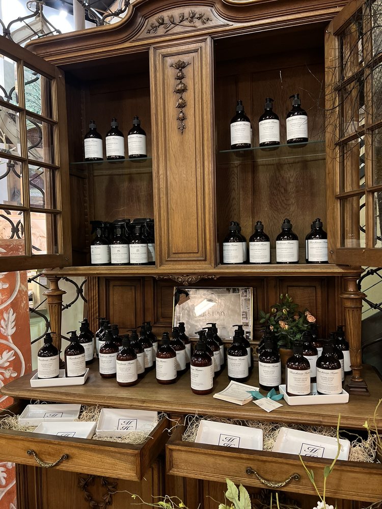 THE GLORY BARN CONSIGNMENT & ANTIQUES Updated October 2024 151