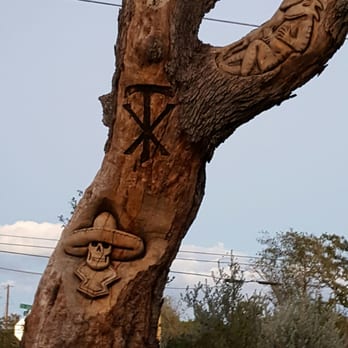Twisted X Brewing Company - Carved tree...Super cool! - Food Trucks Near Me - Dripping Springs, Texas Twisted X Brewing Company - Carved tree...Super cool! - Food Trucks Near Me - Dripping Springs, Texas